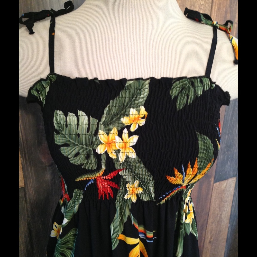 Ladies Plumeria Smocked Tube Dress✨Size Small - Picture 3 of 5